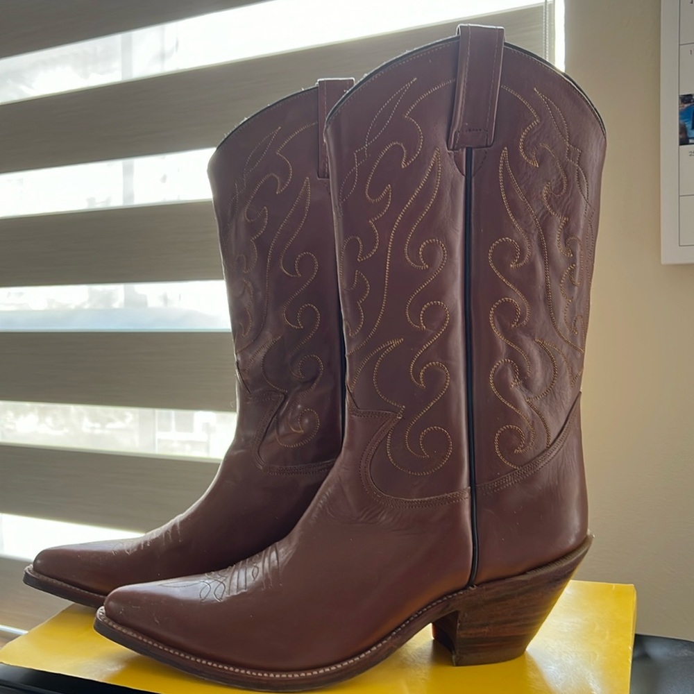 Brand new Siete Leguas leather men’s cowboy boots.